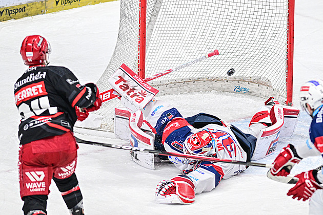 ONLINE: Hradec po nájezdech slaví v derby, Brno zdolalo Litvínov. Třinec padl na Hané
