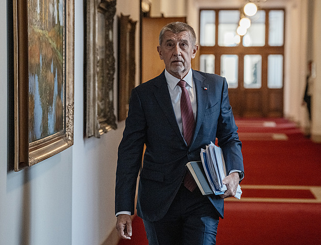 Průzkum: Motoristé by se do Sněmovny nedostali, ANO drtivě vede