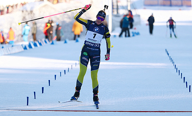 Suverénní jízda Elviry Öbergové. Češky dojely společně ve druhé desítce