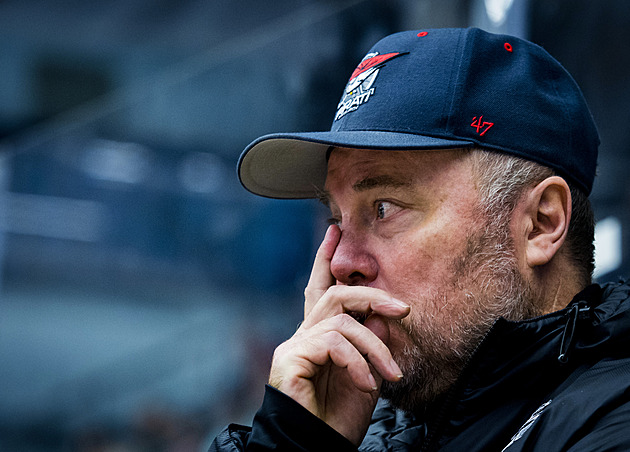 Pešout končí v Chomutově, klub dočasně povede extraligový rekordman Hübl