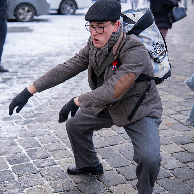 Švihlá chůze je recese i hold absurdnímu humoru. V Olomouci se šlo už třetí rok