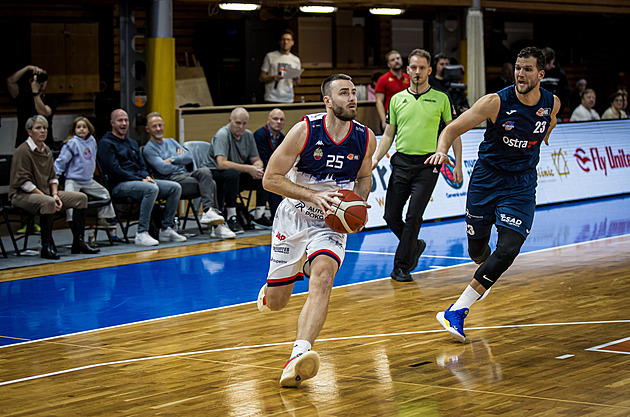 Nymburk dostal facku od Brna, v prvním pohárovém souboji řádil Jelínek