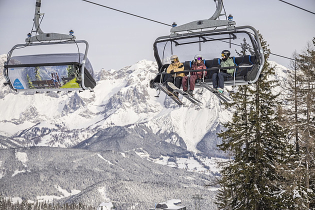 Na sáňkách do údolí, na degustaci na vrcholky. Rakousko je víc než jen sjezdovky