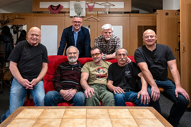 Prezident se zúčastnil Cimrmanova dobytí severního pólu. Potkal Svěráka i Vetchého