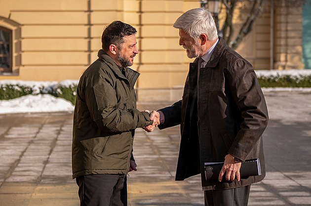 Pavel odmítl kritiku Macinky, Kyjev chce letouny koupit