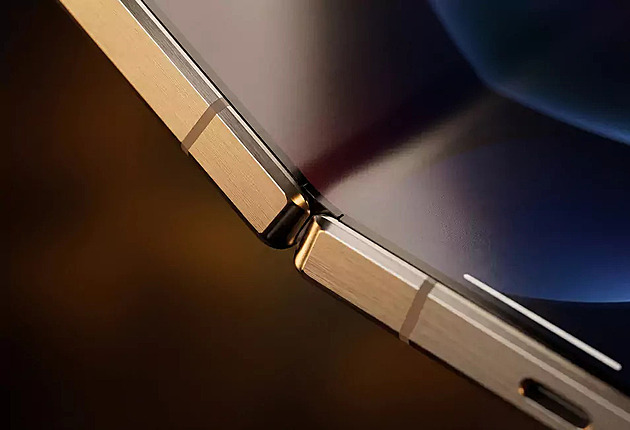 Ukazují Applu, jak to má udělat. Jenže s tímto by ho zákazníci hnali