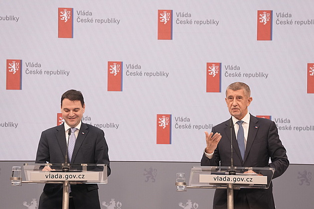Babiš řekl, že si koupil globus kvůli sporu o Grónsku, preferuje dohodu v NATO