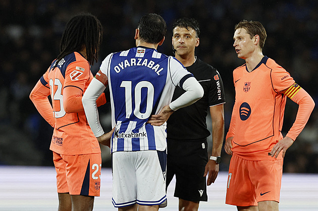 Podrážděná Barcelona: kritika sudích a přerušení vítězné šňůry. Teď ji čeká Slavia