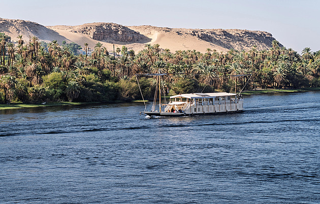 Dražba velbloudů a koupání s krokodýly. Na plavbě po Nilu zažijete kulturní šok