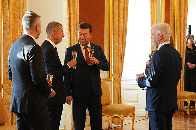 Výbor vyslechne Babiše a Okamuru kvůli žádostem o jejich vydání ke stíhání