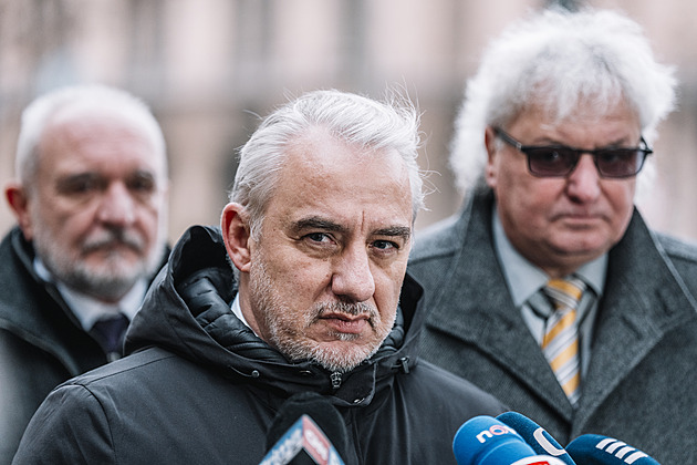 Odbory a vláda se dohodly na růstu platů. Některé profese si polepší až o 9 procent