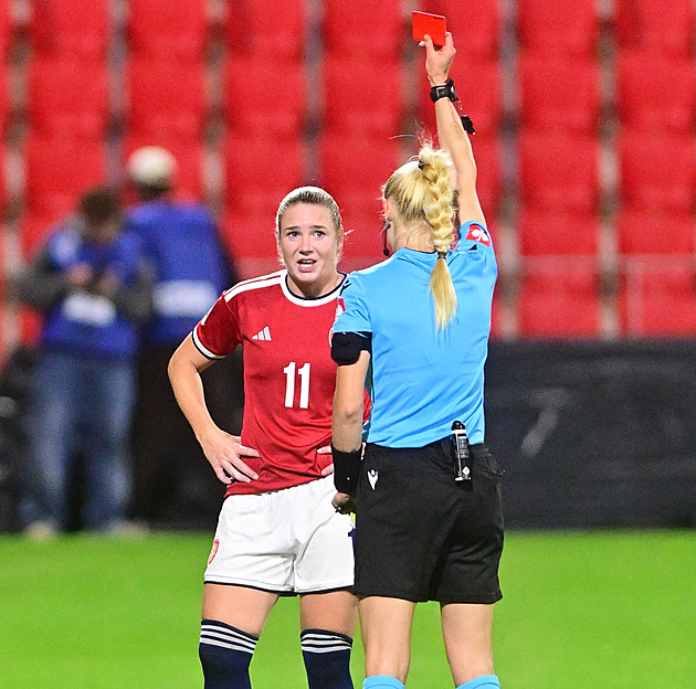 České fotbalistky si zkomplikovaly baráž o postup na MS. Skotsku podlehly 0:2