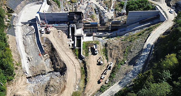 Poldr Kutřín už může při povodních částečně pomáhat, hotovo má být do léta