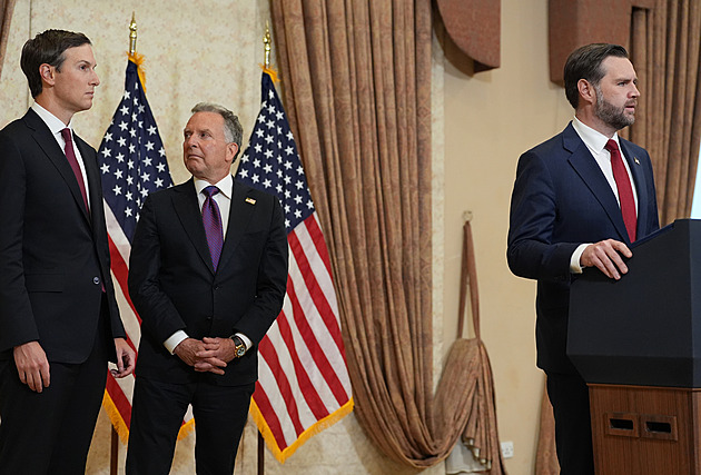 USA se snaží oživit mírové rozhovory s Íránem. Trump je útoku stále nakloněn